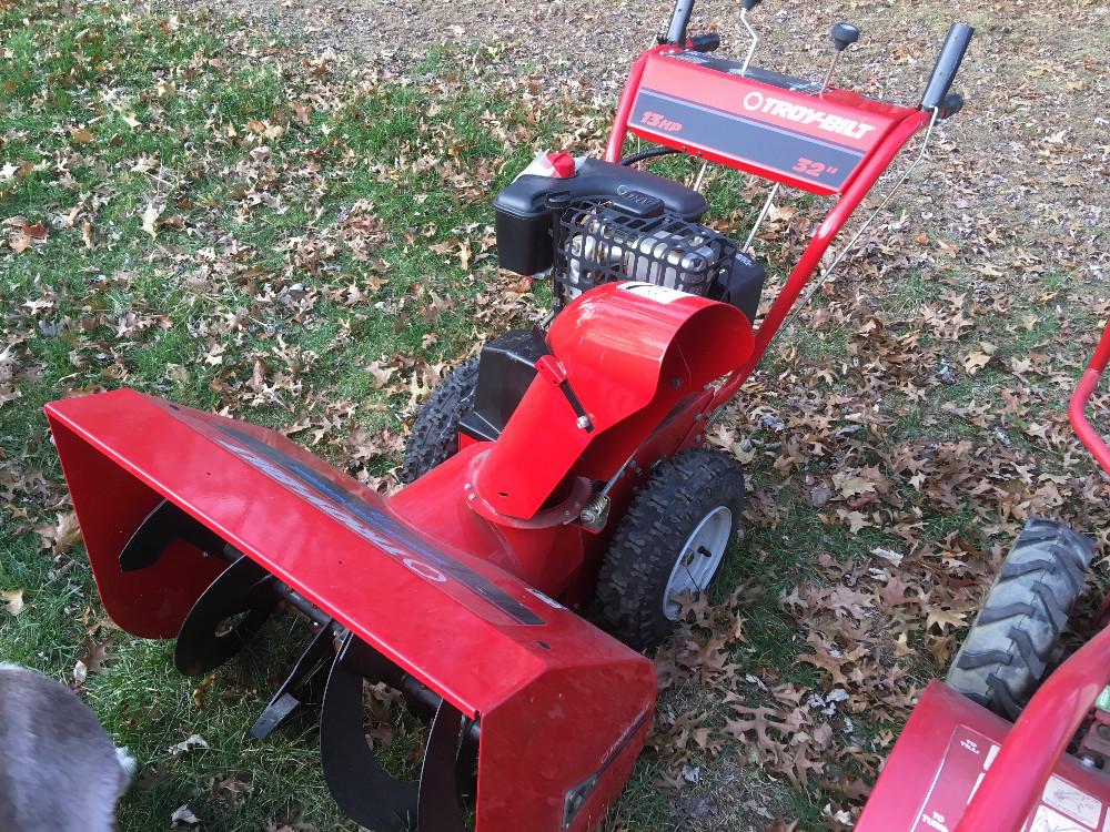 Troy-Bilt 13HP 32" snow blower