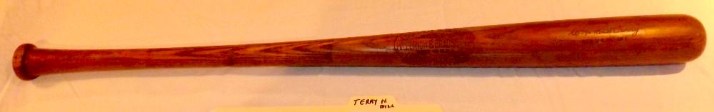 WM. H. "BILL" TERRY H&B LOUISVILLE SLUGGER 40BT, GENUINE SIGNATURE MODEL