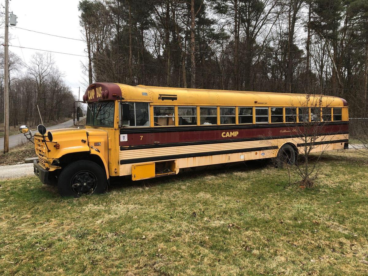 GMC 6000 (Thomas) camp bus