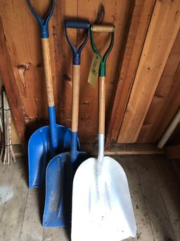 3 scoop shovels