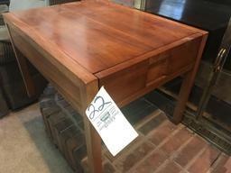 One drawer end table