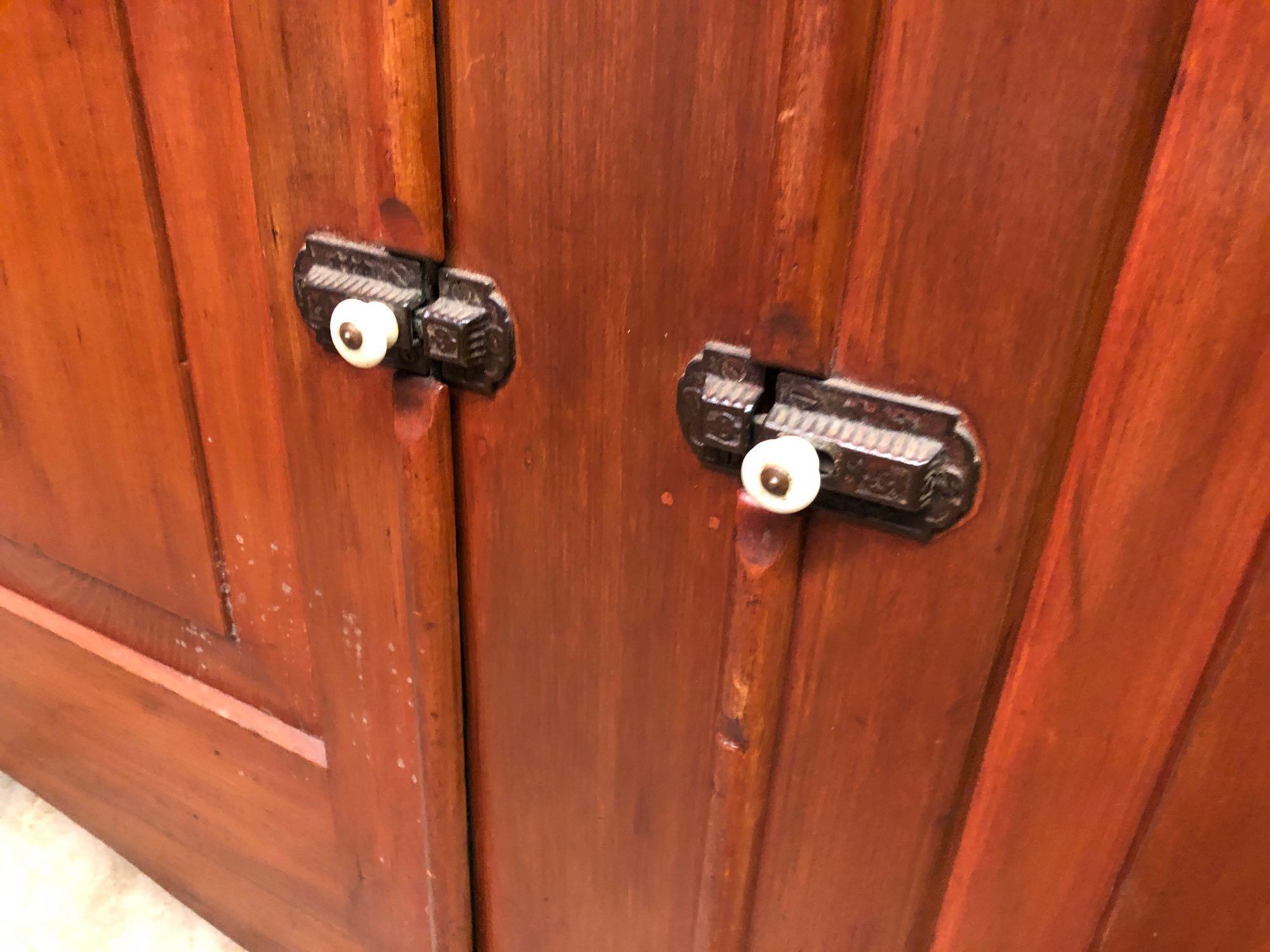 Early dry sink, Four drawers, two doors