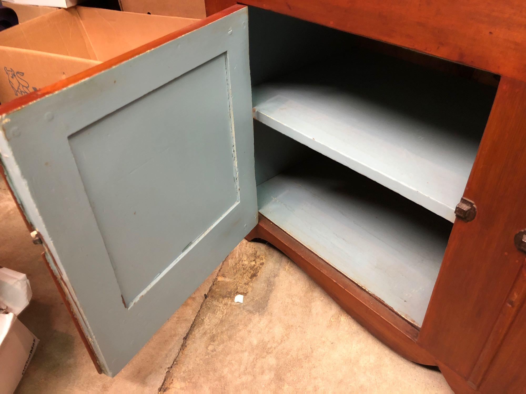 Early dry sink, Four drawers, two doors