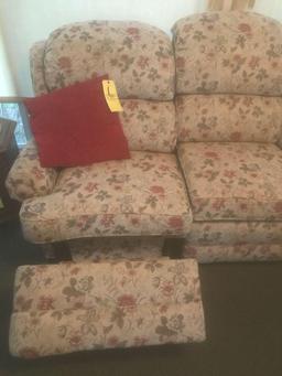 Smith Brothers Floral 3 cushion sofa. Electric Reclining Sofa
