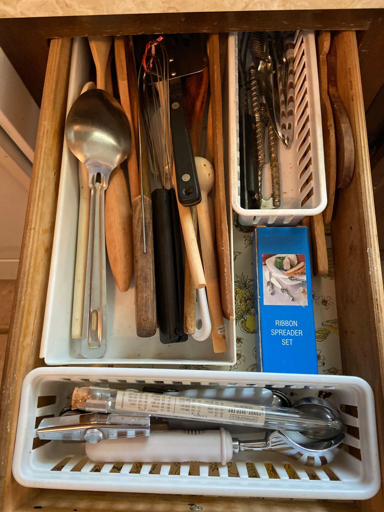 Contents of Bottom Kitchen Cabinets