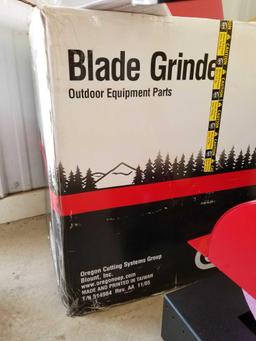 Oregon surface grinder with box, like new