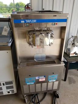 Taylor ice cream machine, 220v, water cooled, with manual and accessories, works