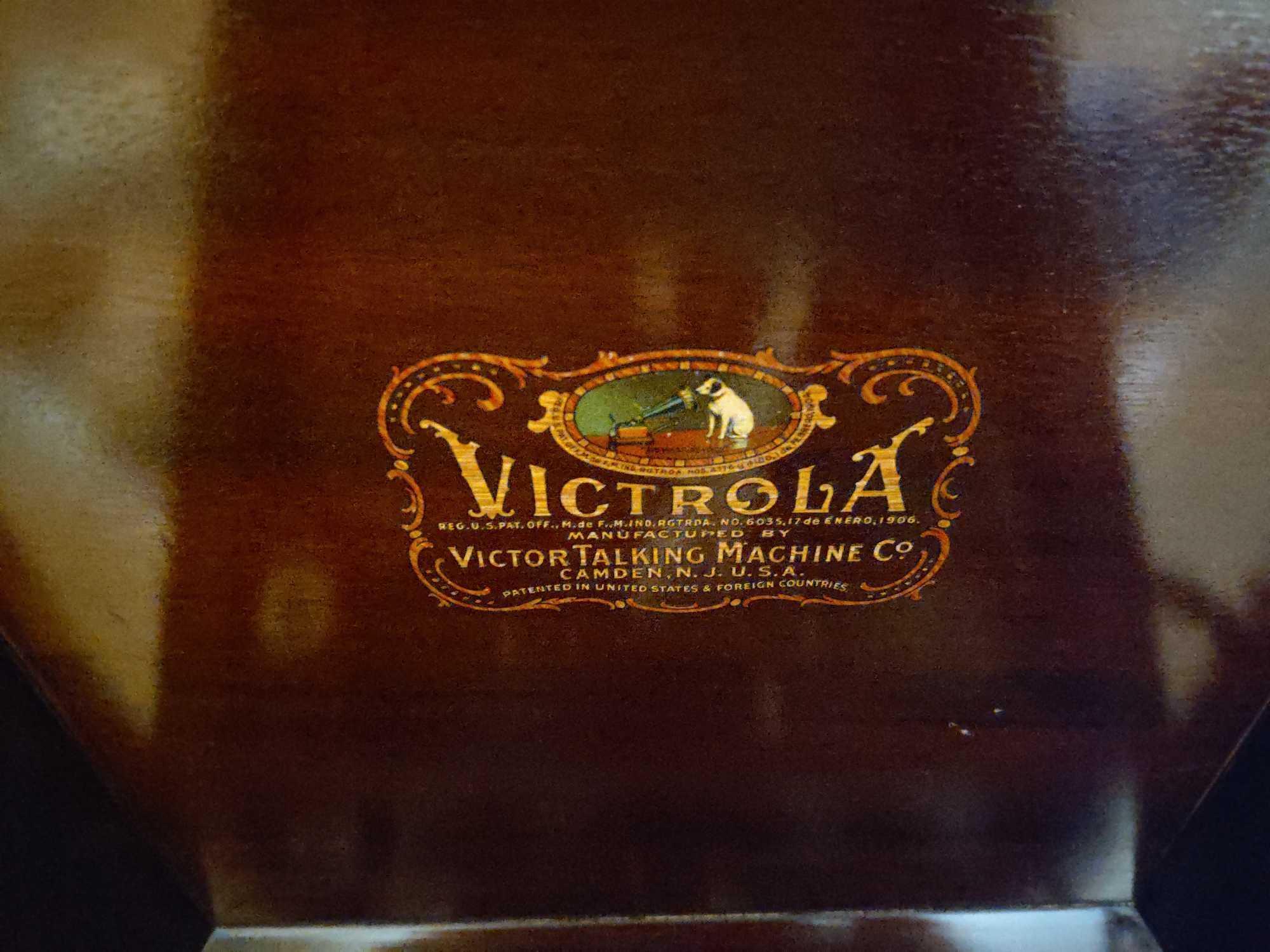 Victrola Victor Talking Machines/Records