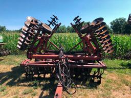 Good White 24' Rock flex wing disc with rear hitch & hyd