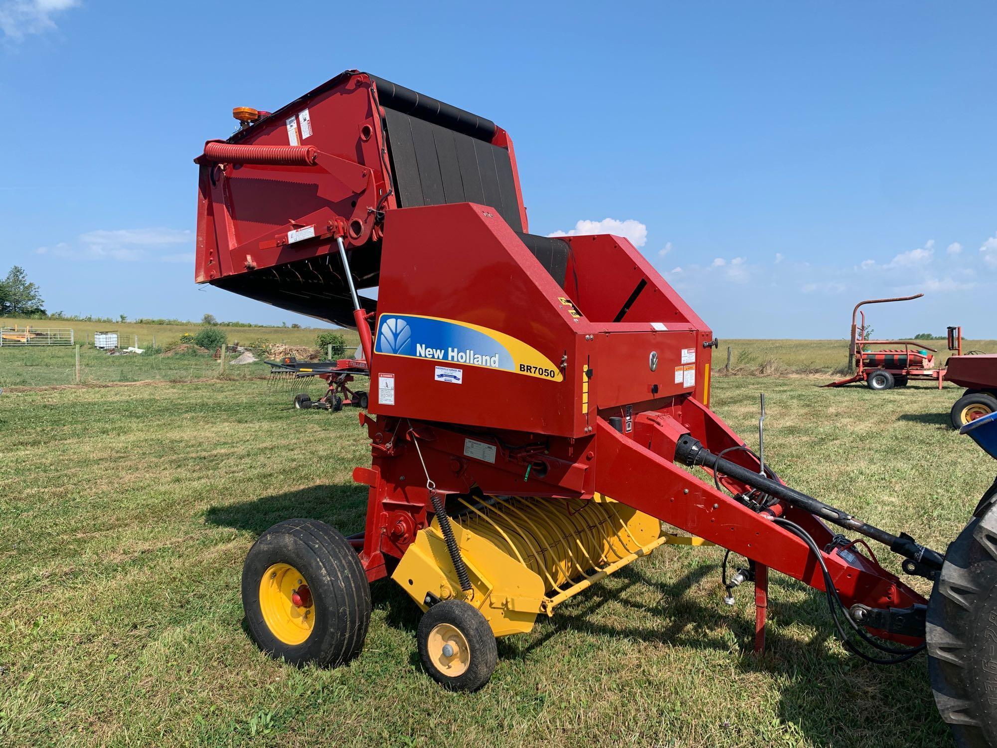 NH BR7050 Round Baler