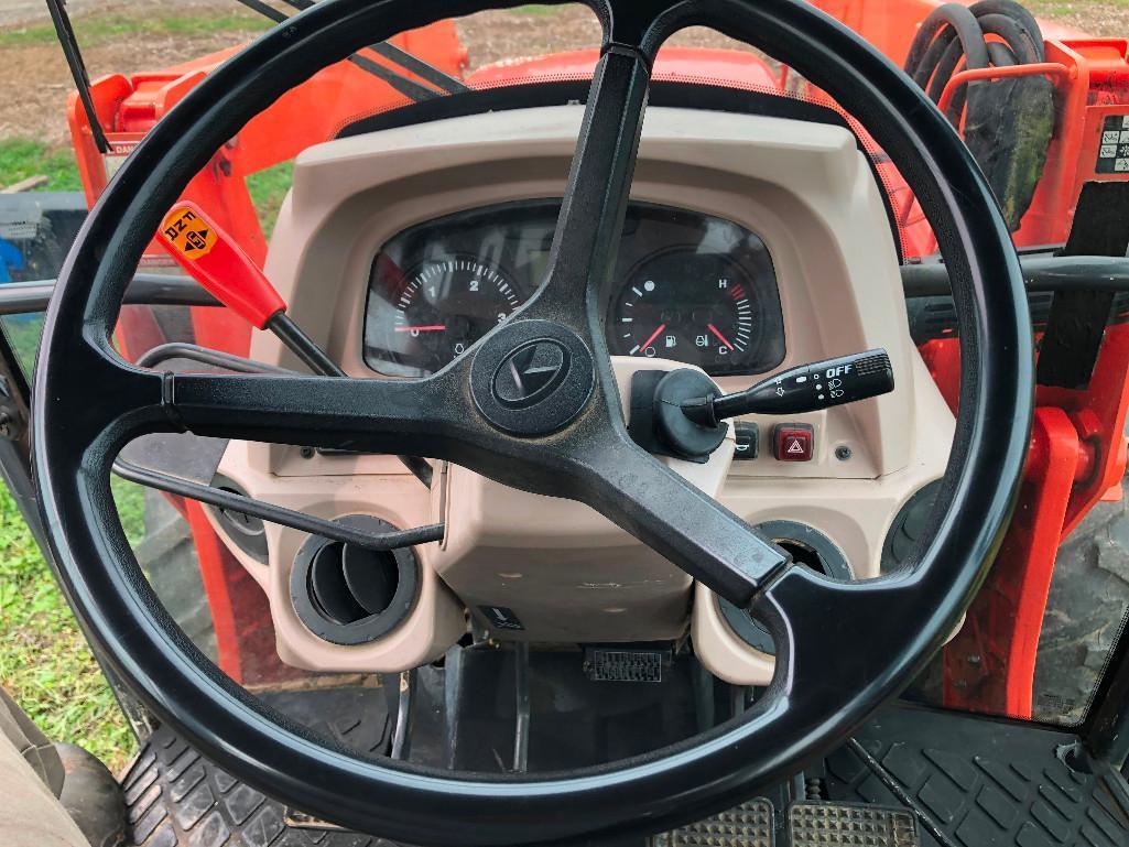 Kubota M9540 tractor full cab with Kubota LA1353 loader with QT mat. bucket