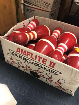 10 vintage bowling pins in box