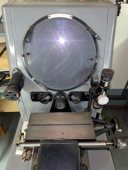 Clausing Covel mod 4301 Optical Comparator