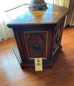 Foyer Table and 2 matching lamp tables