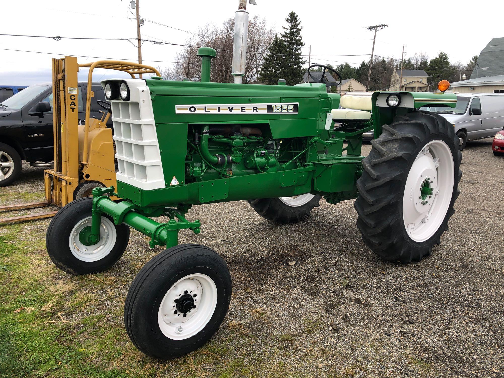 1972 Oliver 1555 tractor