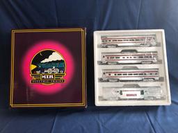 MTH Santa Fe Striped 3 Rail Aluminum Car Passenger Set