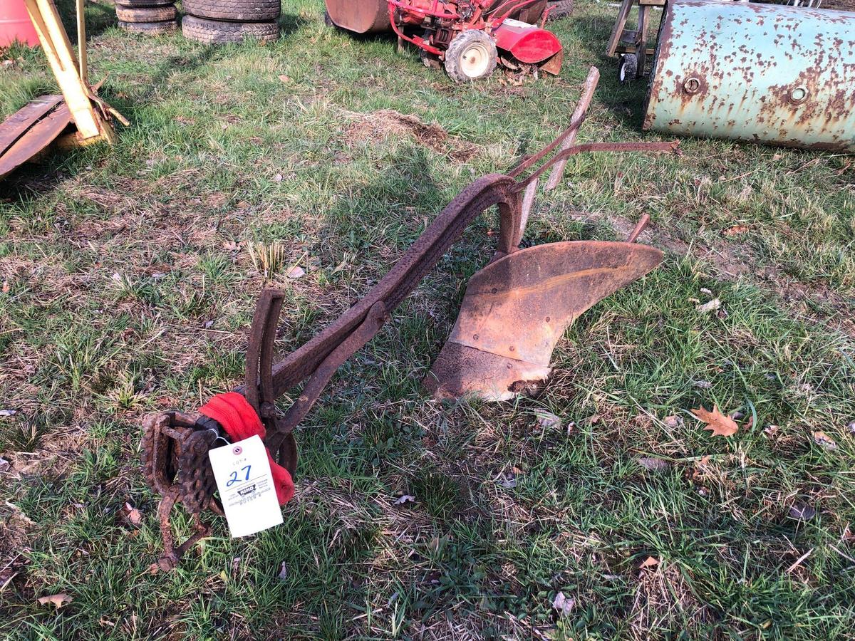 Horse-drawn bottom plow