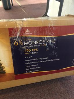 6.5 ft Monroe Pine Christmas tree