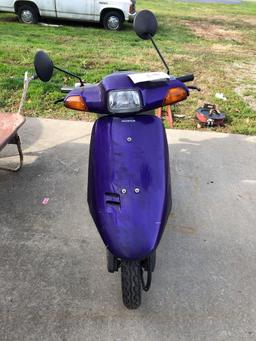 1996 Honda Elite SR motor scooter