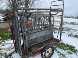 Portable squeeze chute