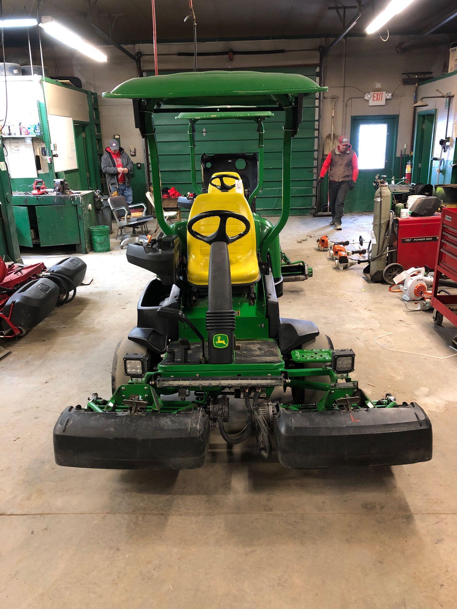 John Deere 2500E Hybrid E-Cut greens mower, Yanmar diesel, hydrostatic, 64 inch cut, 2,114 hrs.