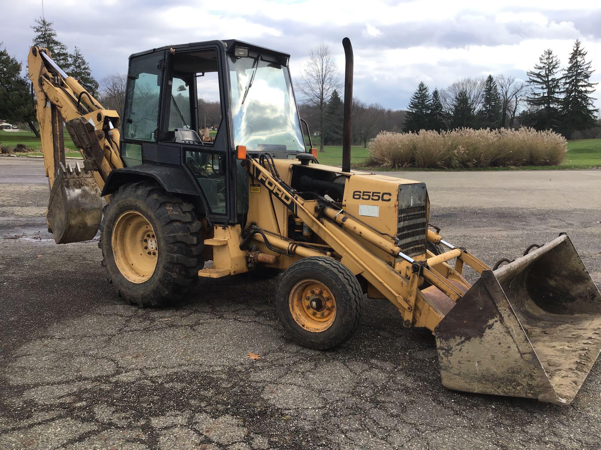 Ford 655C backhoe. Diesel. Runs. 24" - 48" - 12" buckets V