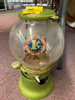 Columbus 1 cent gum ball machine, Northwestern penny merchandise