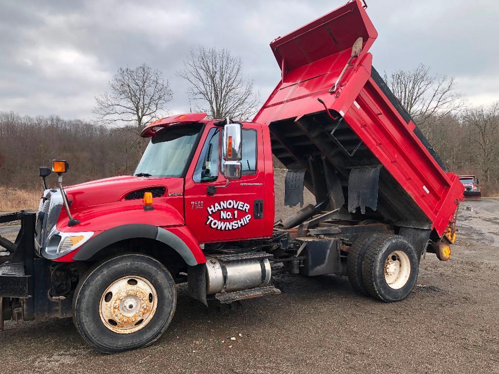 One-owner 2003 Int. 7500 HT 530 single-axle dump truck with Ace 10' steel bed