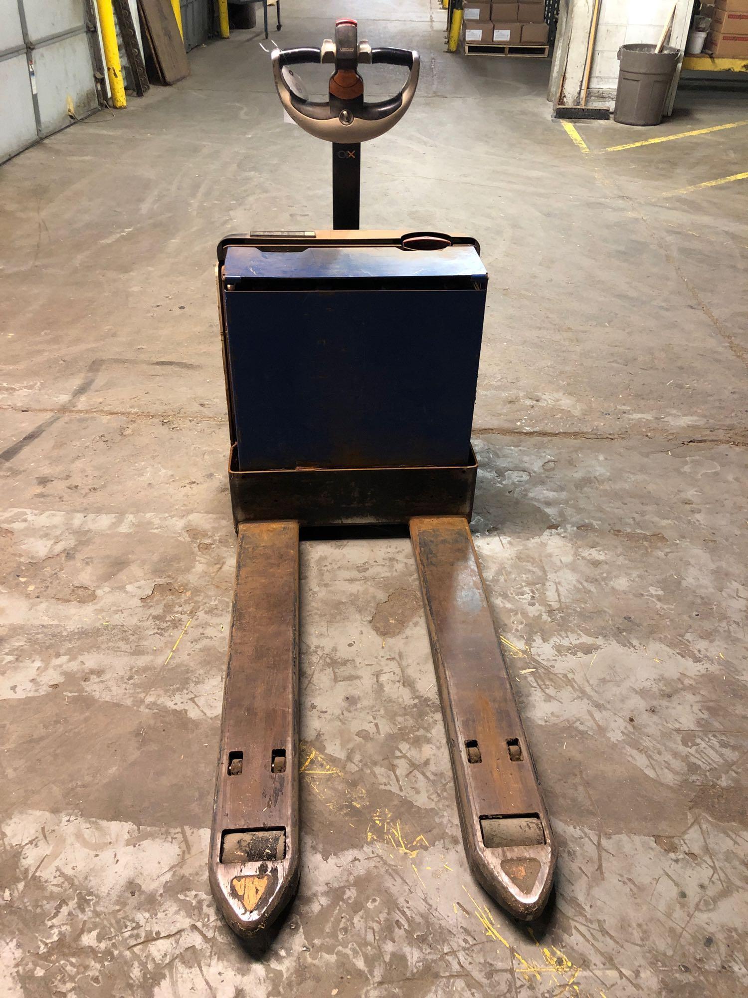 Crown 2300 Series Electric Pallet Jack Model WP2345-45 647hrs