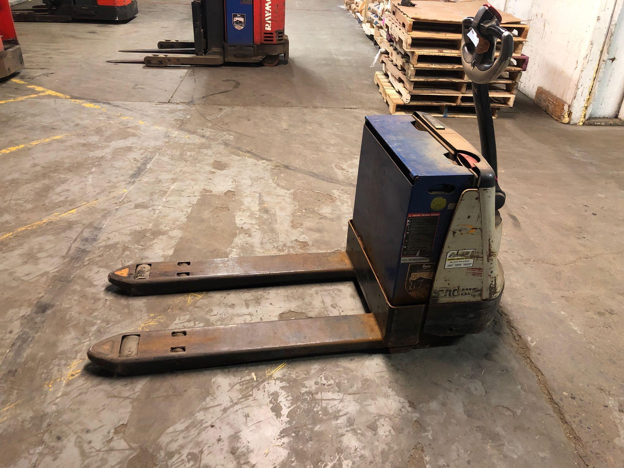 Crown 2300 Series Electric Pallet Jack Model WP2345-45 647hrs