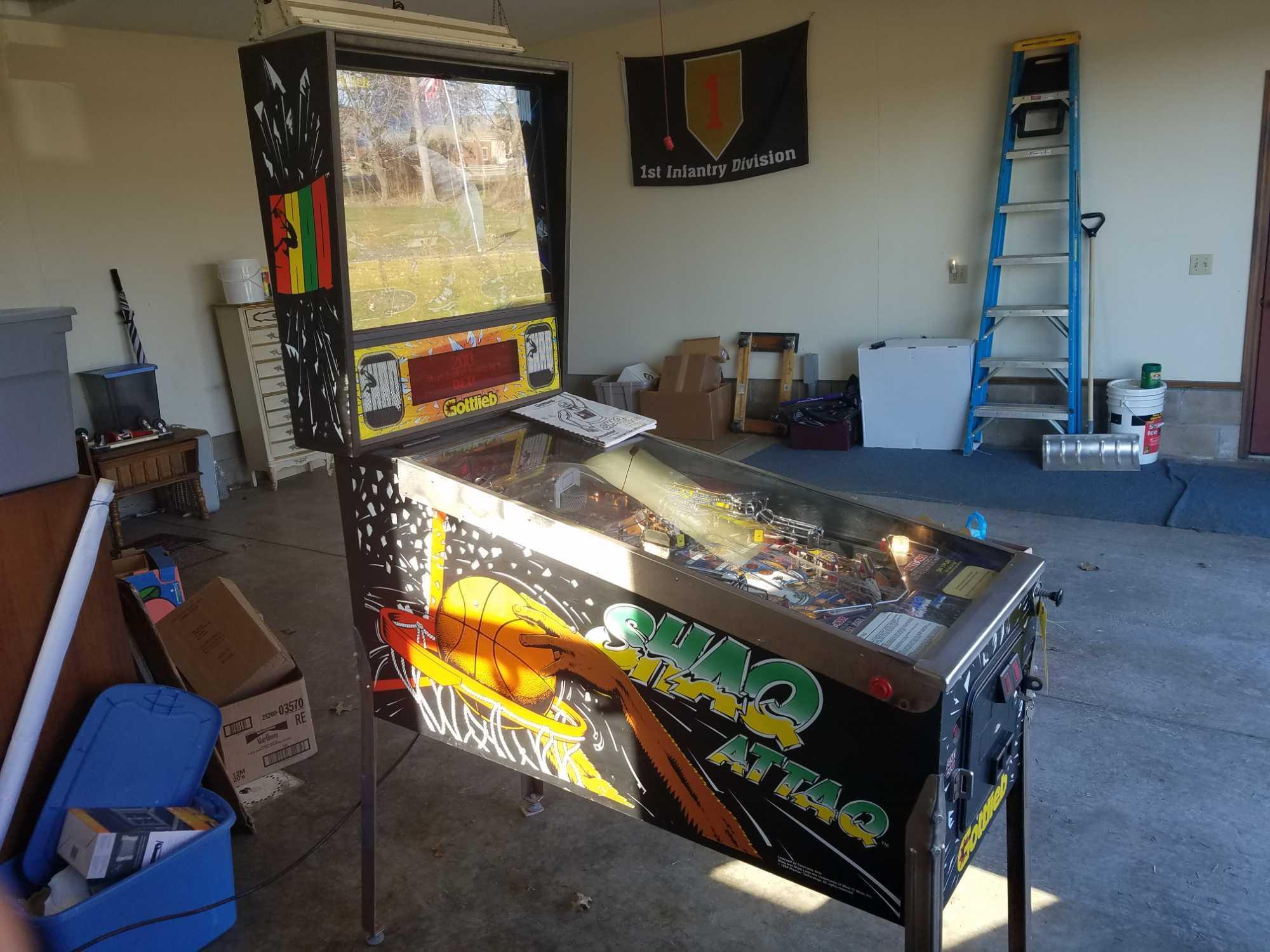 Gottlieb Shaq attaq pinball machine