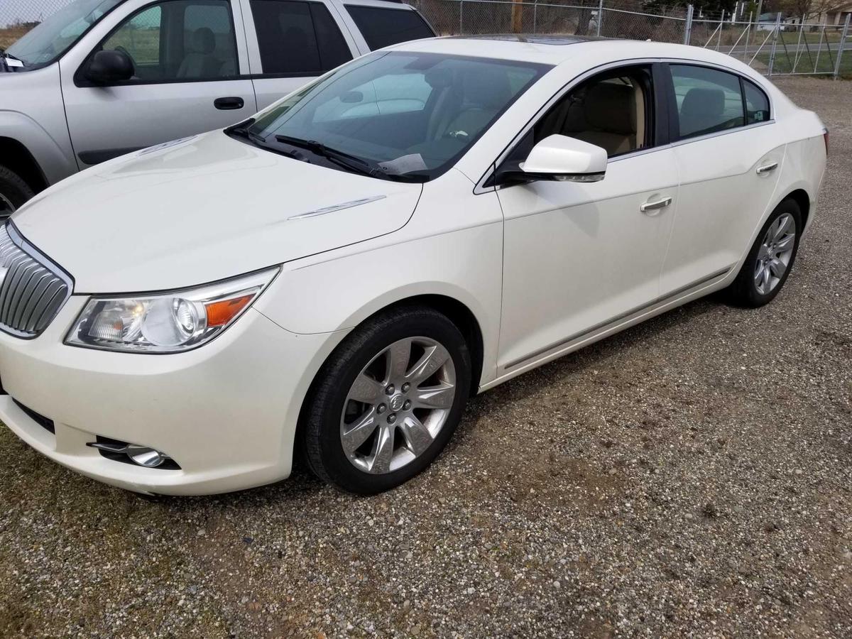 2010 Buick LaCrosse, leather, loaded, sunroof