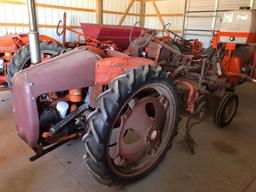 Allis Chalmers "G" Tractor w/ cultivator