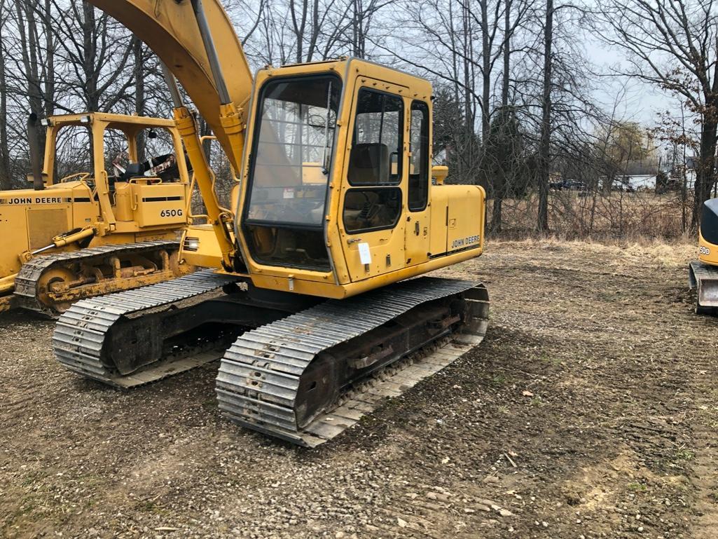 John Deere 490D Excavator