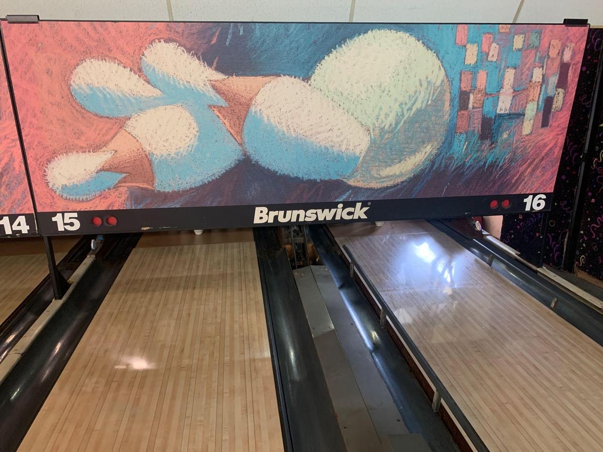 Lanes 15-16 Brunswick A pinsetters, ball return, gutters