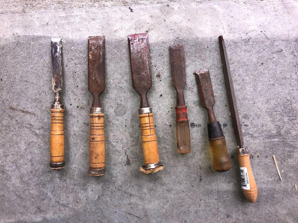 Wood chisels