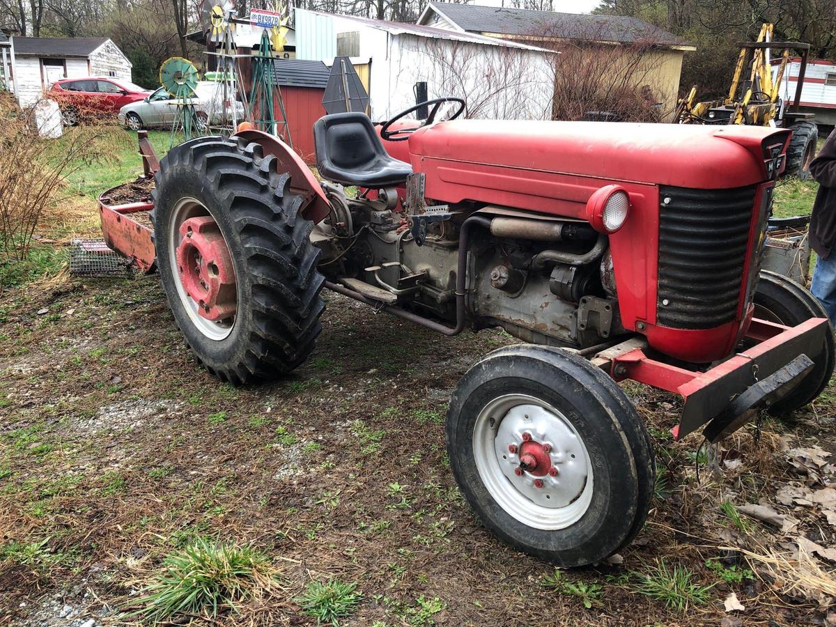 Massey Ferguson 65.