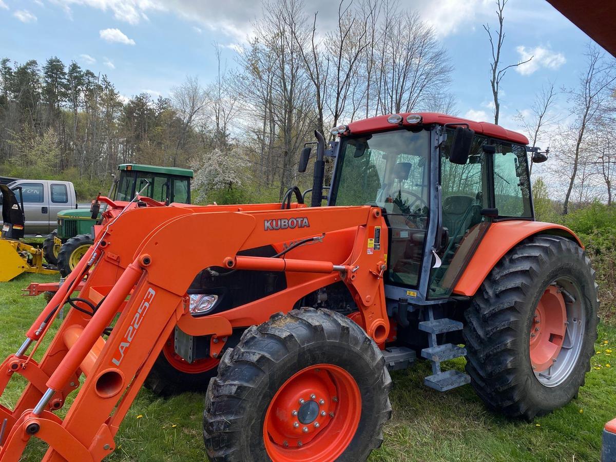 Kubota MX135 tractor with LA2253 loader