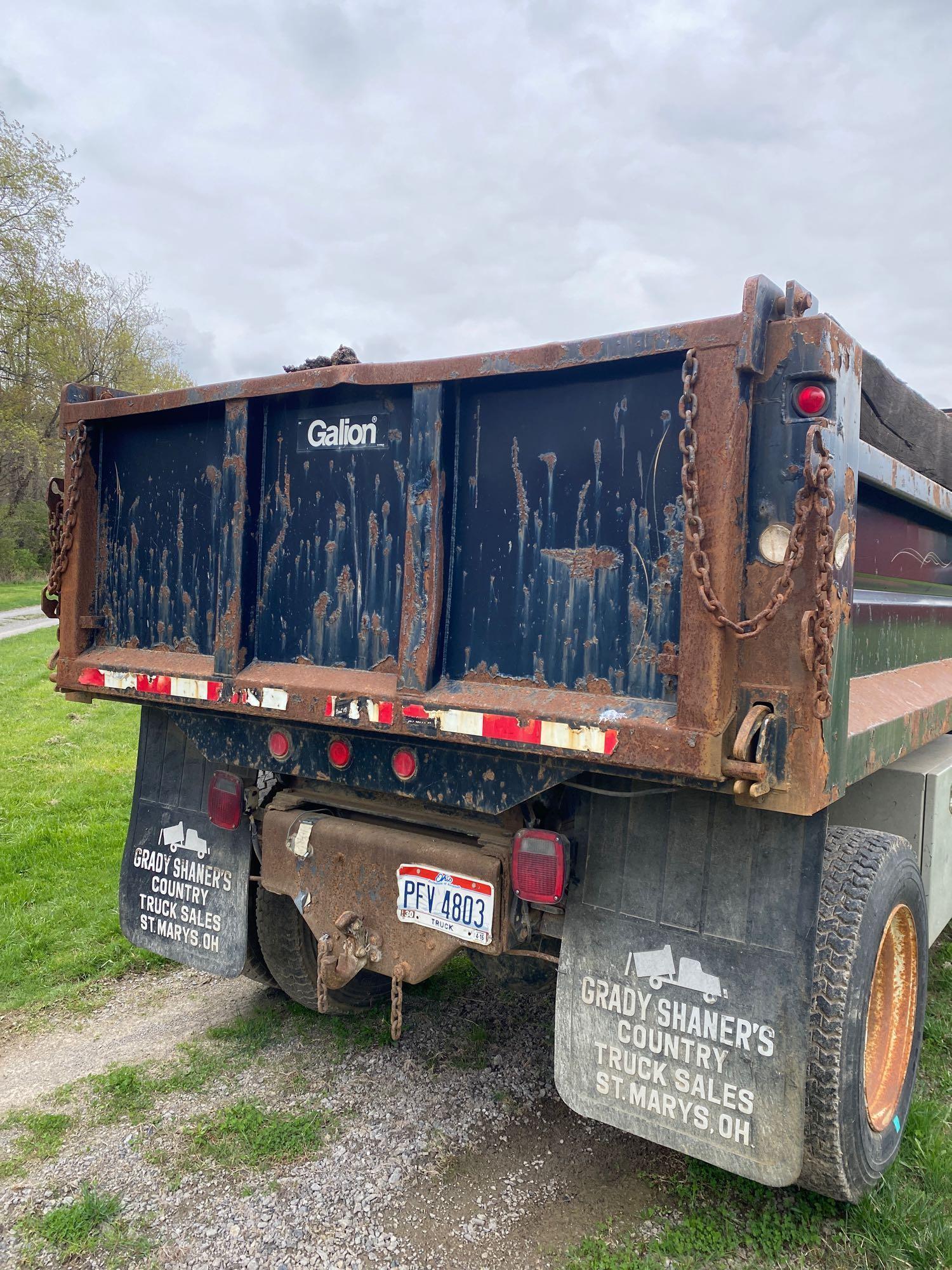 1989International 4900 truck,