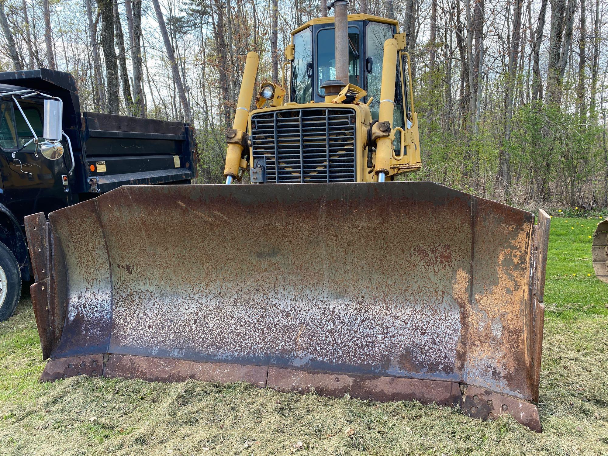 John Deere 850C dozer