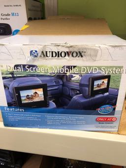 Dual DVD mobile set, no power cords