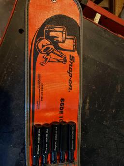 Snap-On C1098 screwdriver kit bag