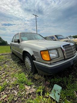 1991 Mercedes Benz Diesel Turbo, 2.5, 196K, Ran when parked