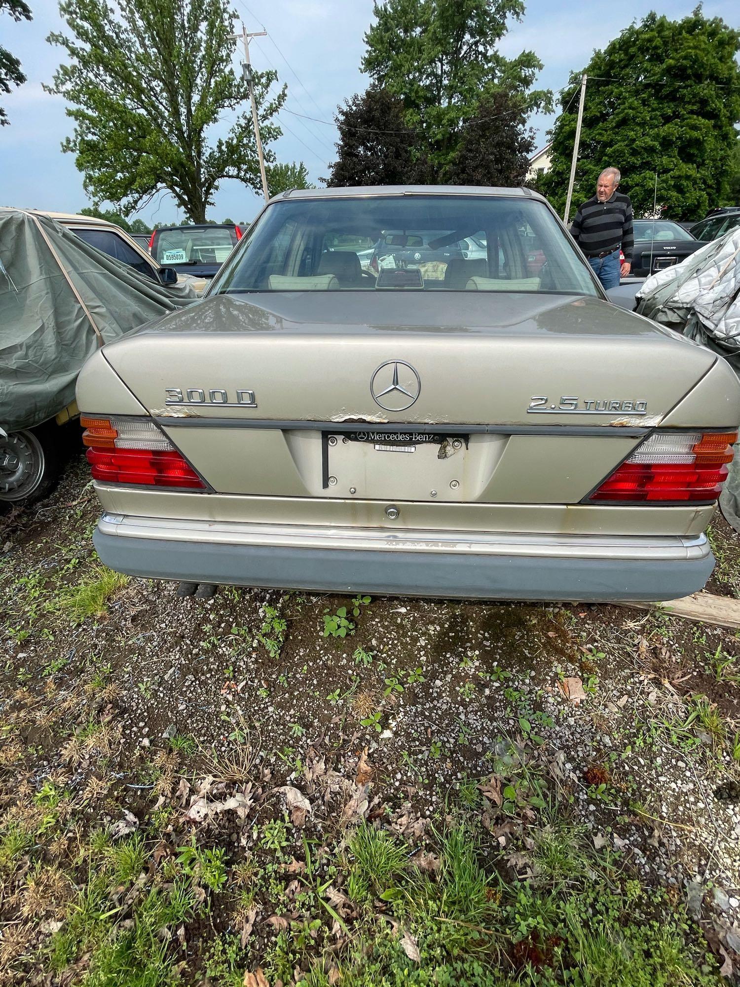 1991 Mercedes Benz Diesel Turbo, 2.5, 196K, Ran when parked
