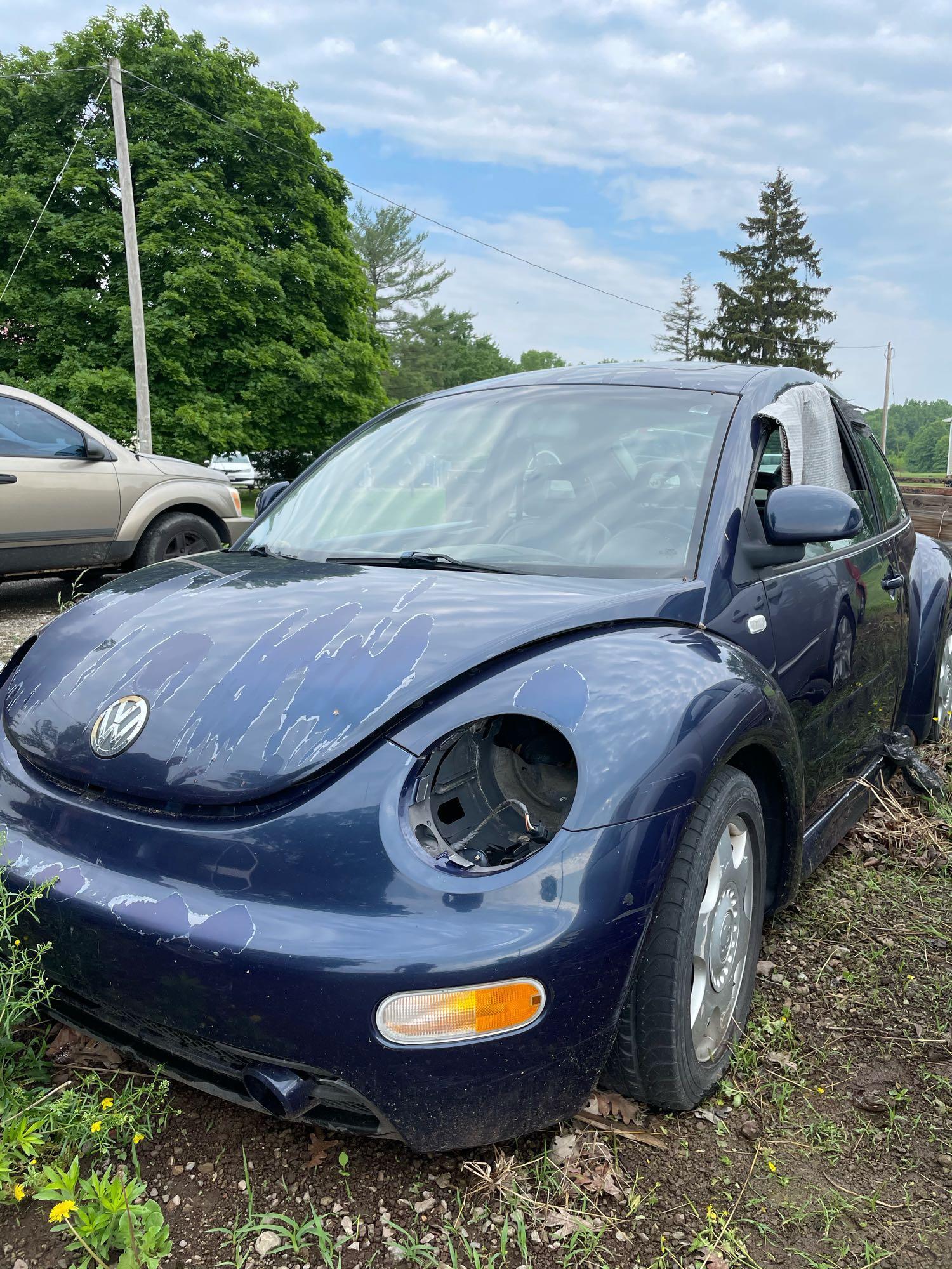 2000 Volkswagen New Beetle for Parts, Good Engine/Transmission, Miles Unknown
