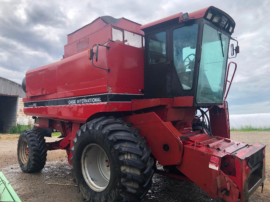 Case International 1660 Axial-Flow Combine