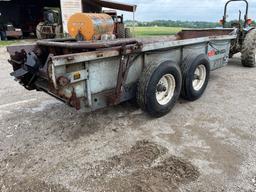 New Idea 3632 manure spreader