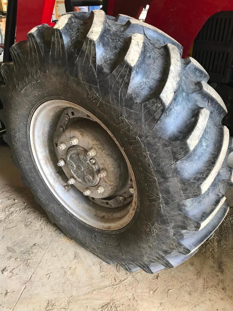 Clean Massey Ferguson HD Series 2680 4x4 diesel tractor with loader - Only 680Hrs!