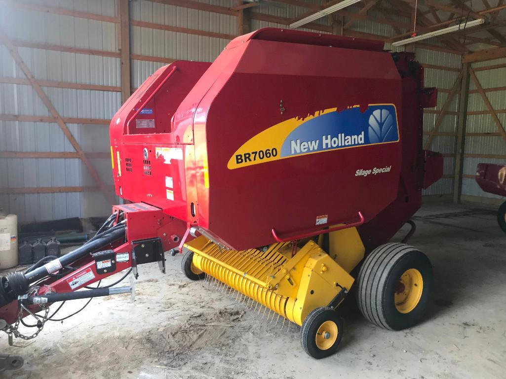 2013 New Holland BR7060 silage special round baler, net or string w/ bale command plus monitor