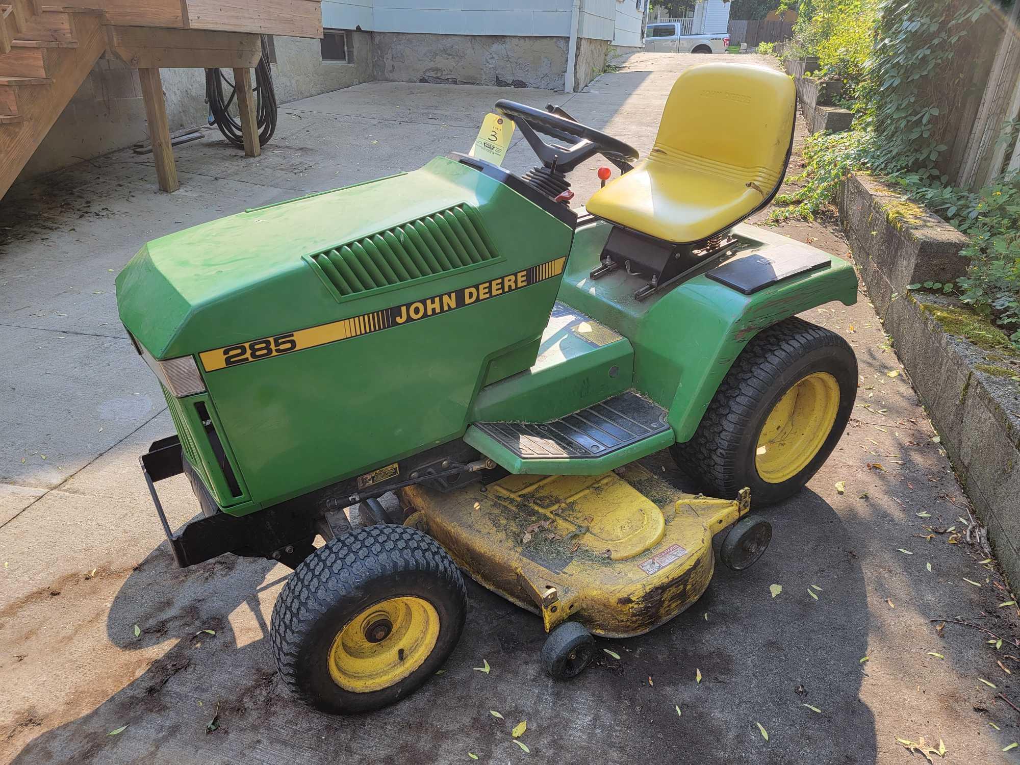 John Deere 285 Garden Tractor